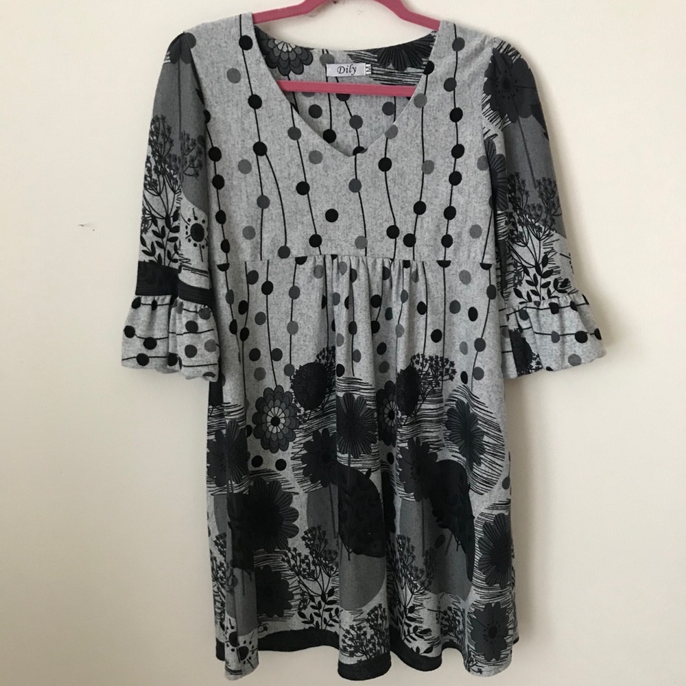 Black & Gray Floral V-Neck Bell Sleeve Dress